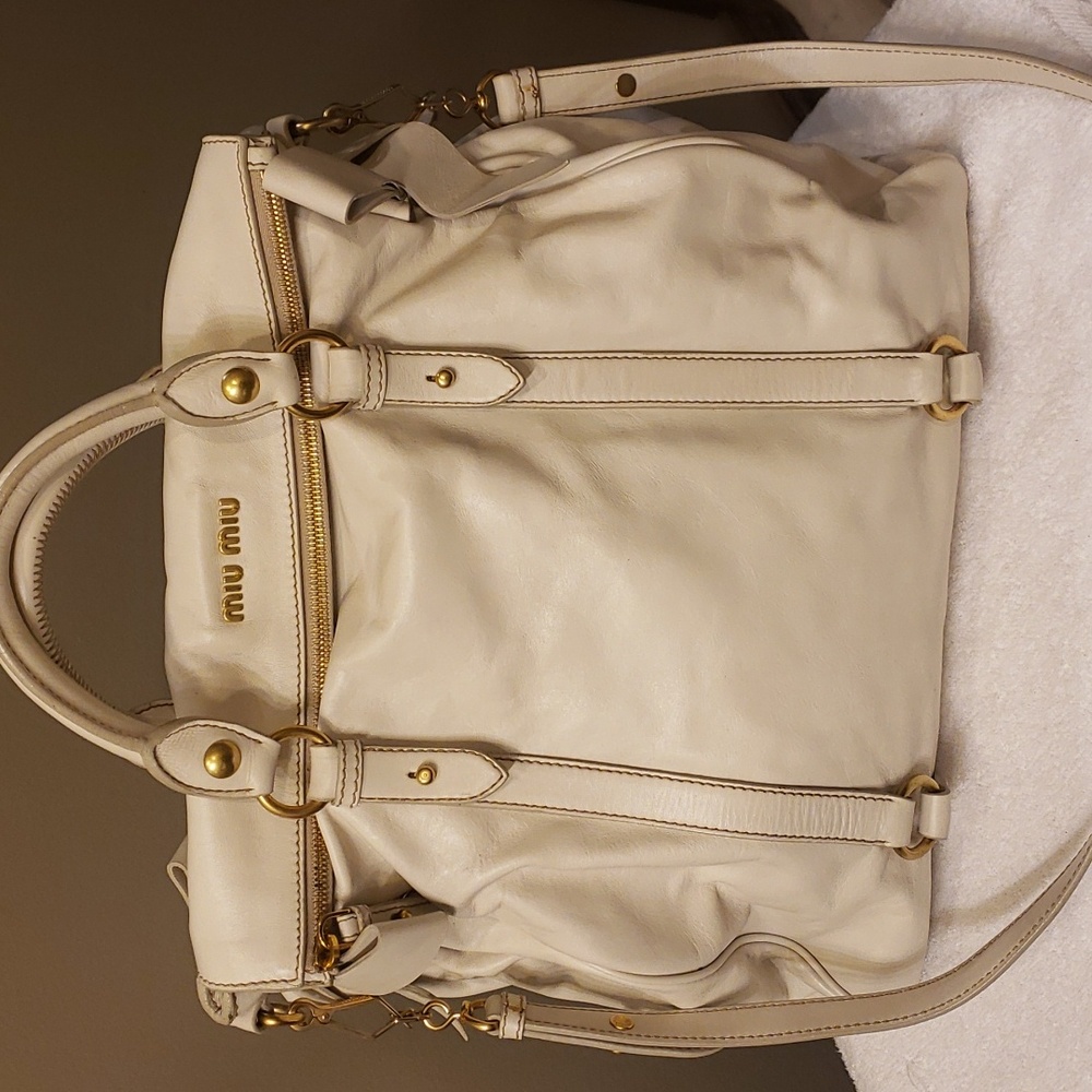 🛑 SOLD🛑 SOLD🛑 DO NOT PURCHASE 🛑🛑Miu miu leather tote